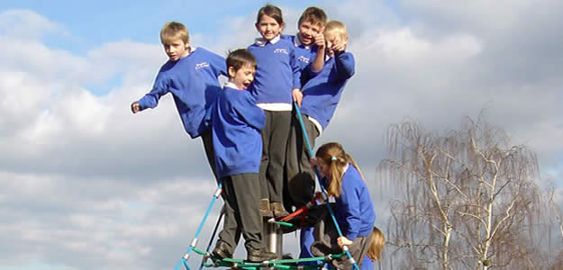 Outdoor playground equipment, adventure playground equipment