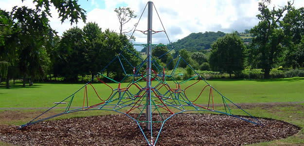 Pyramid climbing net - Rubicon Play Climbing Nets